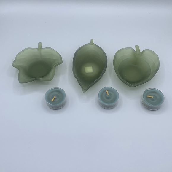 PartyLite Natures Garden Tealight Trio Green Frosted Glass Leaf Shapes - Picture 2 of 7